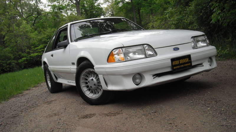 Illustration for article titled HD pictures of the Mustang in good scenery.